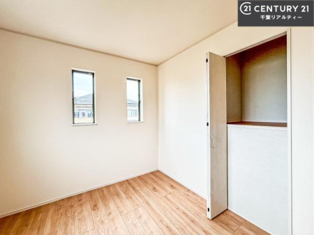 Q [Xy[XĂ܂IXbLڂ鎖ł܂ˁB
ƋI΂ȂVvȃfUCׁ̈AƋI΂Cɓ̋ԍ肪łłˁB