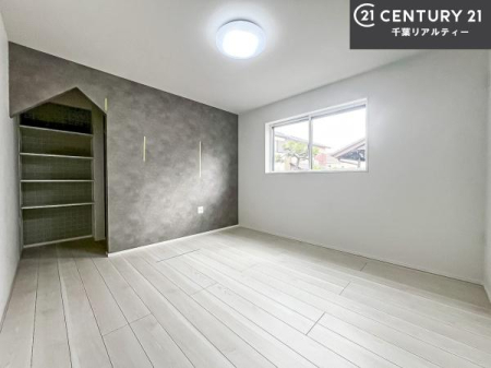 m [Xy[XĂ܂IXbLڂ鎖ł܂ˁB
ƋI΂ȂVvȃfUCׁ̈AƋI΂Cɓ̋ԍ肪łłˁB
