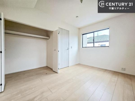 Q [Xy[XĂ܂IXbLڂ鎖ł܂ˁB
ƋI΂ȂVvȃfUCׁ̈AƋI΂Cɓ̋ԍ肪łłˁB