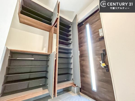  V[Y{bNXtȂ̂ŁAւЕt|₷łI
XbLւŌ˂JuԁÂSnԂo}Ă܂B