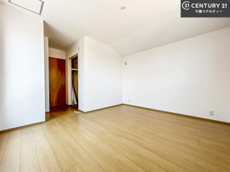 �q������ ���[�X�y�[�X�����t���Ă���̂ŁA�}�ȗ��q���ł��U�炩��������������T�b�ƕЂÂ����đ�ϕ֗��ł��I