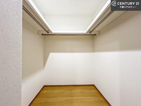 ���[ �E�H�[�N�C���N���[�[�b�g�t���ł��B��������̂��m���Ȃǂ����[���Ă��������ł��ˁI���ɂ���@�������ȂǋG�ߕ��̑傫�ȉƓd�����[�ł��܂��B