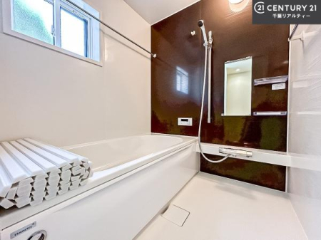 ���� �L�X�o�X�ň���̔������t���b�V���B�����L�΂���̂ŁA�����ɂ��������ƐZ����܂��ˁI���炩���Ȑ��Ő݌v����Ă��났�̂ЂƎ���L�Ӌ`�ɖ��킦��o�X���[���ł��B