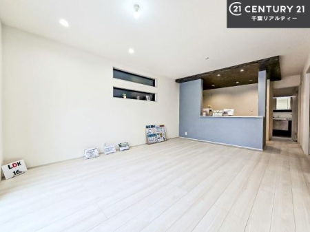 rO SnǂrO͉ƑRƏW܂܂BƑcR̎ԂłBƑƁAw[Ԃ߂łˁB邭JIȋԂłB