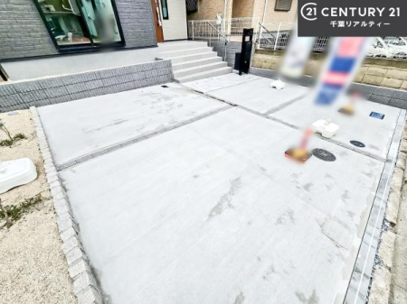 ԏ ԃXy[X2䕪܂IZJhJ[͂AoCN⎩]ԂȂǂuꏊɍ܂B