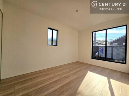 �m�� ������̗m�����o���R�j�[�ɖʂ��Ă���܂��B���邭�J���I�ł��B