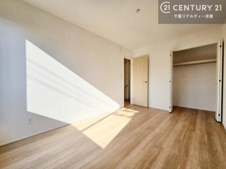 �m�� ���[�X�y�[�X�����Ă��܂��I�������X�b�L�����ڂ��鎖���ł��܂��ˁB
�Ƌ��I�΂Ȃ��V���v���ȃf�U�C���ׁ̈A�Ƌ��I�΂����C�ɓ���̋�ԍ�肪�ł������ł��ˁB