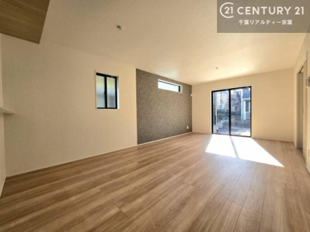 ���r���O �傫�ȑ����炽���Ղ�̗z���������閾�邢���r���O�B�J�����̂��郊�r���O�ŉƑ��c���̂��났�̎��Ԃ��߂����܂��B