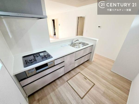 �L�b�`�� ��l�C�̑Ζʎ��V�X�e���L�b�`�����̗p���Ă��܂��I���Ƒ��̃R�~���j�P�[�V���������R�Ƒ�����݌v�ł��B
���q�l�ɂ��ڂ��͂��̂Ŋ������ł��ˁB�L�X�g���ĉ��K�ɍ�Ƃ��i�݂܂��B