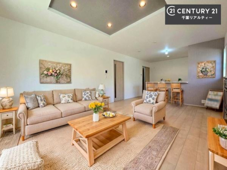 rO ƋCGp[XłBSnǂrO͉ƑRƏW܂܂BƑcR̎ԂłBƑƁAw[Ԃ߂łˁB邭JIȋԂłB