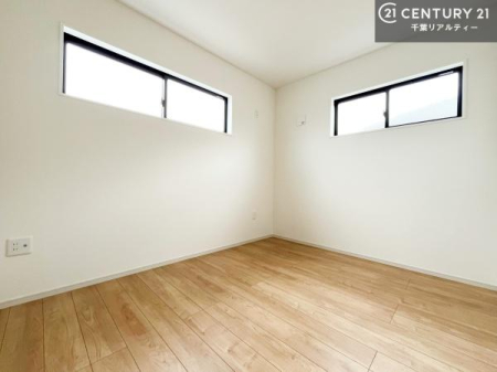 q VvɃfUCĂ邽߁AƋIт܂I
Cɓ̉ƋuĂ낰Ԃ邱Ƃł܂B
