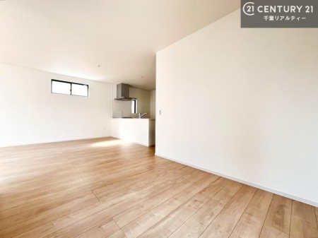 rO LX_CjOXy[XI肨HB΂yԂ߂܂BX̔܂I