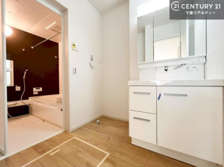 ʑEʏ gȂ𐮂ʏ́A厖łI̐̂镵͋CoIC悭g܂BLXXy[XłˁIynwJÒz