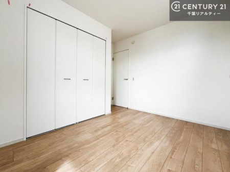 q [Xy[XĂ܂IXbLڂ鎖ł܂ˁB
ƋI΂ȂVvȃfUCׁ̈AƋI΂Cɓ̋ԍ肪łłˁB