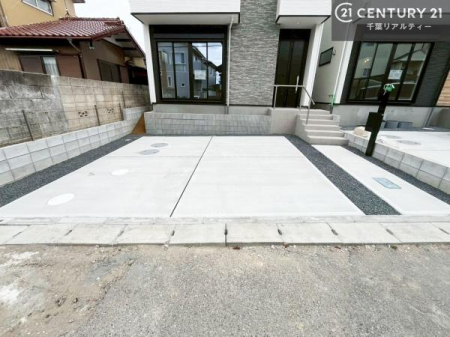 ԏ ԃXy[X2䕪܂IZJhJ[͂AoCN⎩]ԂȂǂuꏊɍ܂B