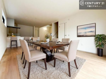 rO ƋCGp[XłBLX_CjOXy[XI肨HB΂yԂ߂܂BX̔܂I