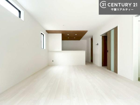 rO LX_CjOXy[XI肨HB΂yԂ߂܂BX̔܂I