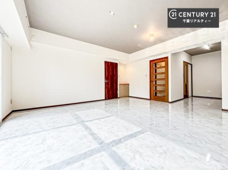 rO LX_CjOXy[XI肨HB΂yԂ߂܂BX̔܂I