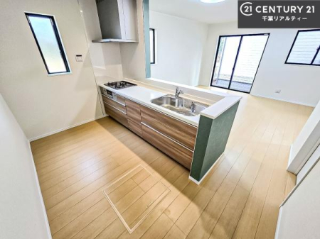 Lb` lC̑ΖʎVXeLb`̗pĂ܂IƑ̃R~jP[VRƑ݌vłB
qlɂڂ͂̂ŊłˁB[͂܂I