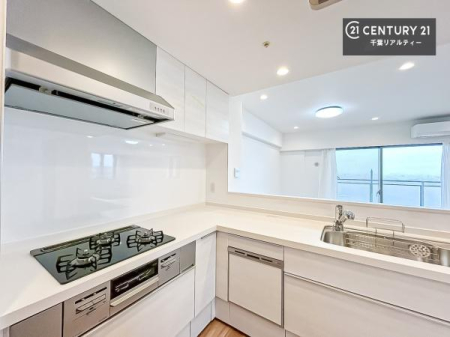 Lb` lC̑ΖʎVXeLb`̗pĂ܂IƑ̃R~jP[VRƑ݌vłB
qlɂڂ͂̂ŊłˁB[͂܂I