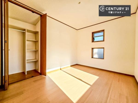 q VvɃfUCĂ邽߁AƋIт܂I
Cɓ̉ƋuĂ낰Ԃ邱Ƃł܂B
