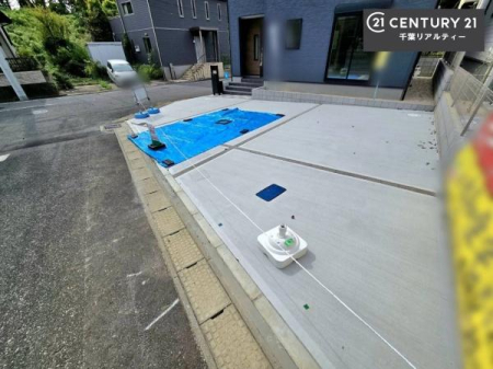 ԏ ԃXy[X2䕪܂IZJhJ[͂AoCN⎩]ԂȂǂuꏊɍ܂B