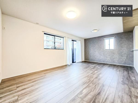 rO SnǂrO͉ƑRƏW܂܂BƑcR̎ԂłBƑƁAw[Ԃ߂łˁB