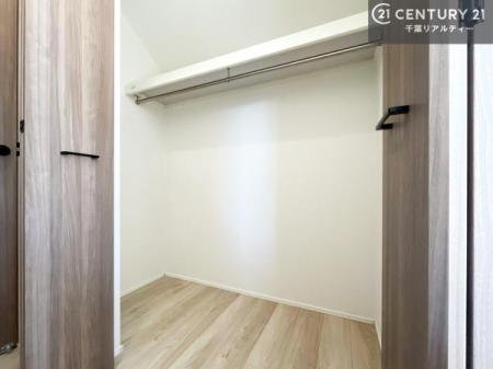 [ Ղ̎[Xy[XŁA炵萮Z܂BƑ̉וꂢɕЕtAKɉ߂܂B