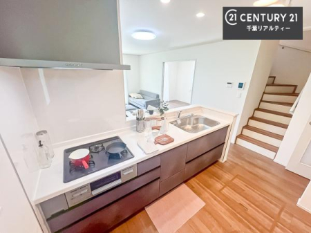 Lb` lC̑ΖʎVXeLb`̗pĂ܂IƑ̃R~jP[VRƑ݌vłB
qlɂڂ͂̂ŊłˁB[͂܂I