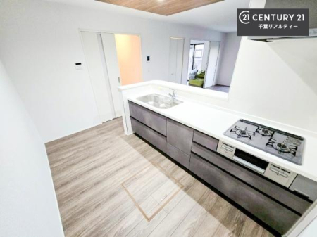 Lb` lC̑ΖʎVXeLb`̗pĂ܂IƑ̃R~jP[VRƑ݌vłB
qlɂڂ͂̂ŊłˁBLXgĉKɍƂi݂܂B