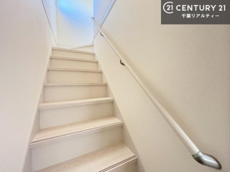 ̑ Ki͖邭A茩S݌vBql₲Nz̕Sɂp܂BɁA2Kz[ɂ͕֗ȒIݒuAfbhXy[X𖳑ʂȂpĂ܂B