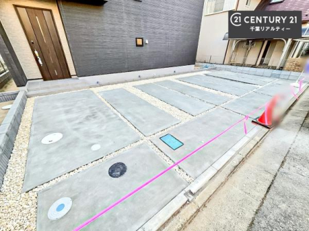 ԏ ԃXy[X3䕪܂IZJhJ[͂AoCN⎩]ԂȂǂuꏊɍ܂B