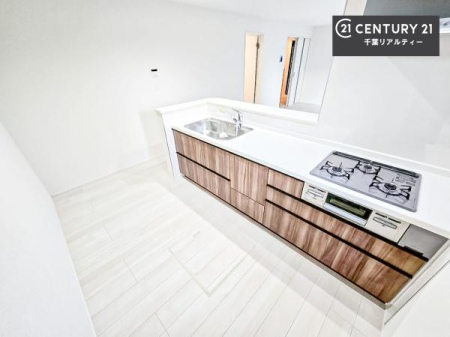 Lb` lC̑ΖʎVXeLb`̗pĂ܂IƑ̃R~jP[VRƑ݌vłB
qlɂڂ͂̂ŊłˁBLXgĉKɍƂi݂܂B