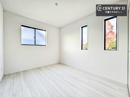 m VvɃfUCĂ邽߁AƋIт܂I
Cɓ̉ƋuĂ낰Ԃ邱Ƃł܂B