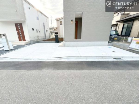 ԏ ԃXy[X2䕪܂IZJhJ[͂AoCN⎩]ԂȂǂuꏊɍ܂B