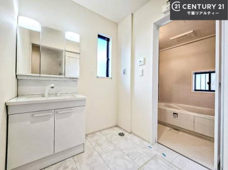 ʑEʏ t̖邢ʎłICɓւłĐɕۂƂł܂IRނ̂łς̎dオǂȂ܂ˁI