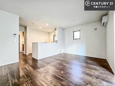 rO LX_CjOXy[XI肨HB΂yԂ߂܂BX̔܂I