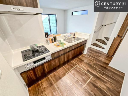 Lb` lC̑ΖʎVXeLb`̗pĂ܂IƑ̃R~jP[VRƑ݌vłB
qlɂڂ͂̂ŊłˁBLXgĉKɍƂi݂܂B