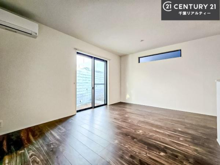 rO ؂ȉƑW܂邩炱LDKɂ͂肽B
qCɏ΂Ȃ瑖ĂpuLƂɂėǂvƎvuԂłB