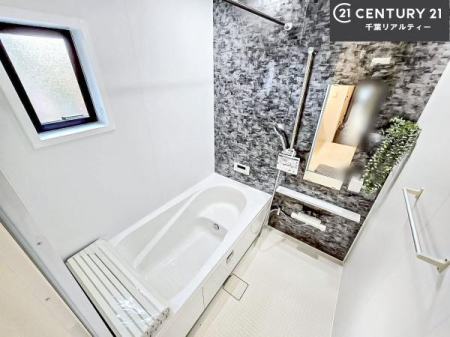  LXoXň̔tbVBL΂̂ŁAɂƐZ܂ˁĨoX^Cy݂ɂȂ܂B