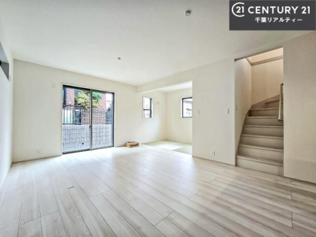 rO SnǂrO͉ƑRƏW܂܂BƑcR̎ԂłBƑƁAw[Ԃ߂łˁB