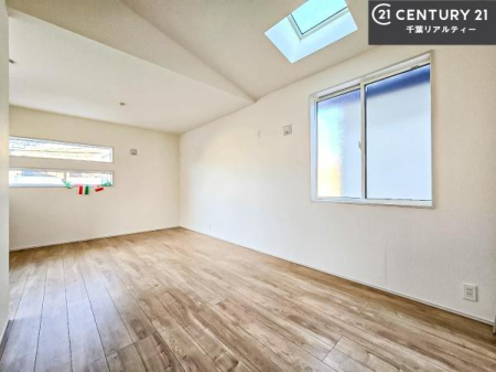 q Qʍ̌Ŗ邭JIB|oȂߊO̎ɂAԂɂȂĂAwKVтɂWłqǂƂĂ҂łB