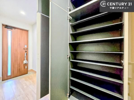  V[Y{bNXtȂ̂ŁAւЕt|₷łI
XbLւŌ˂JuԁÂSnԂo}Ă܂B