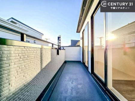 oRj[ zǍDȃoRj[łIꂽɂ͐nJIȎԂy߂܂B
