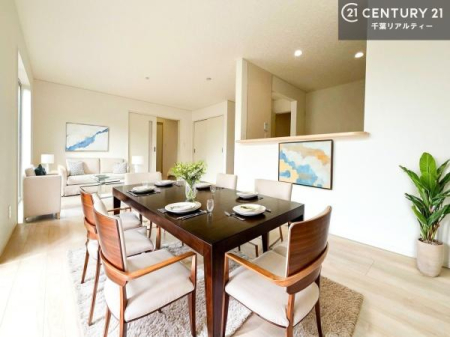 rO ƋCGp[XłBSnǂrO͉ƑRƏW܂܂BƑcR̎ԂłBƑƁAw[Ԃ߂łˁB邭JIȋԂłBynwJÒz