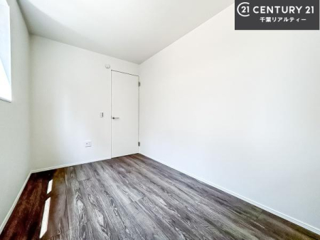 rOȊŐ 邭ʂ̗ǂłBuVvvɃfUCꂽBRx̂ŉƋ⃌CAEgłD݂̋Ԃnグ܂B