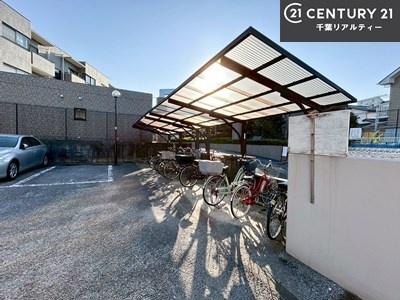 ̑p ֏ꊮŁAq܂̎]ԂʋΗp̎]ԂSĒu܂BƑɂꂵ֗ȐݔłB