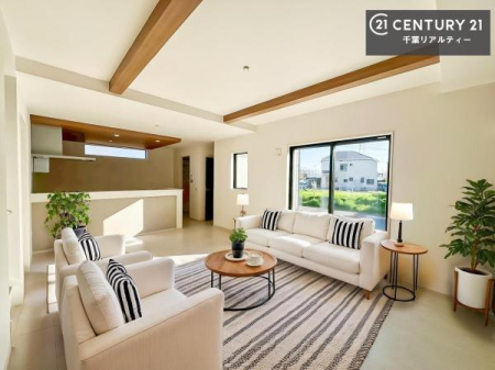 rO ƋCGp[XłBSnǂrO͉ƑRƏW܂܂BƑcR̎ԂłBƑƁAw[Ԃ߂łˁB㕔Ŗ邭JIȋԂłB