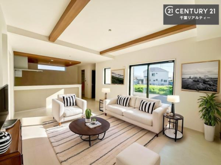 rO ƋCGp[XłBSnǂrO͉ƑRƏW܂܂BƑcR̎ԂłBƑƁAw[Ԃ߂łˁB㕔Ŗ邭JIȋԂłB