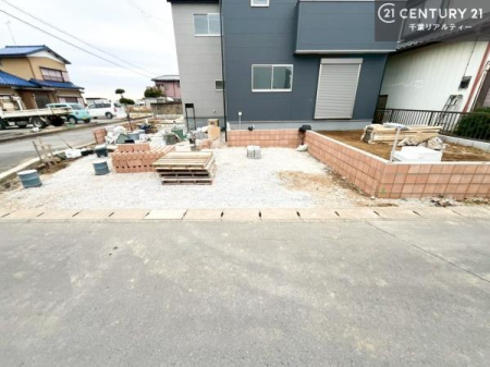 ԏ ԃXy[X2䕪܂IZJhJ[͂AoCN⎩]ԂȂǂuꏊɍ܂B